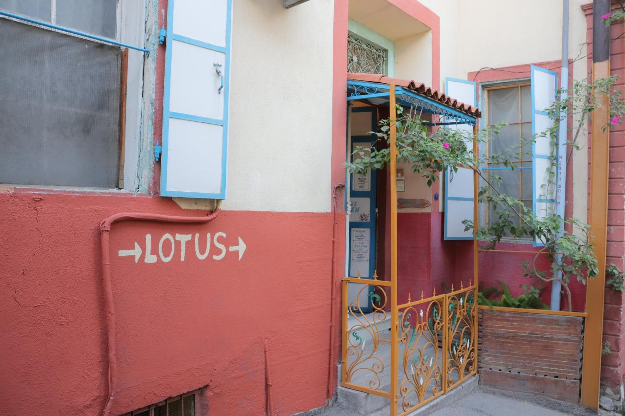 Lotus Garden Hostel Esmirna Exterior foto